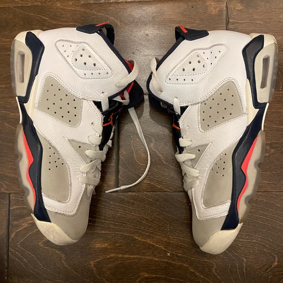 Air Jordan 6 Retro GS Tinker
Basketball Shoes size 4.5 youth sneakers - Picture 3 of 5